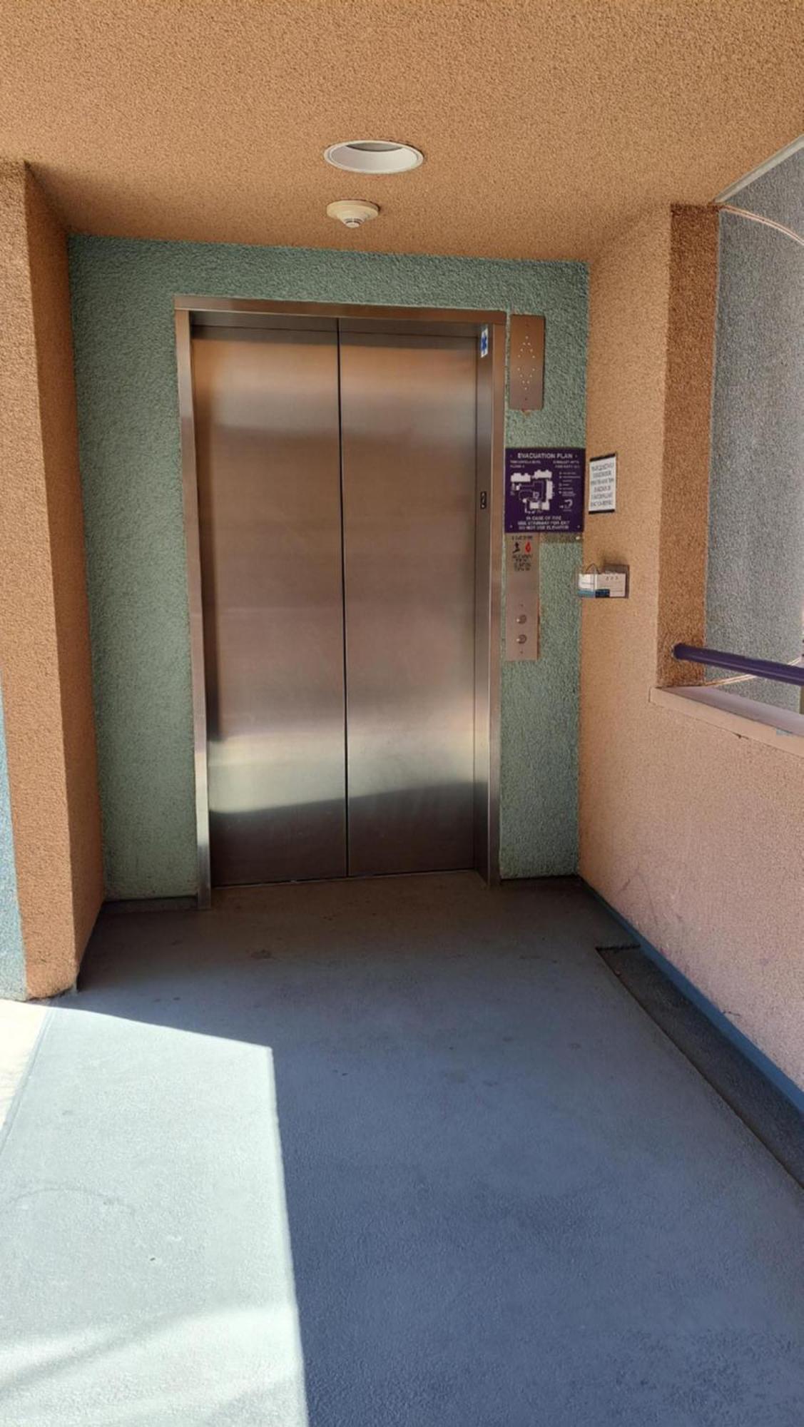 Hostel Loyola Marymount -